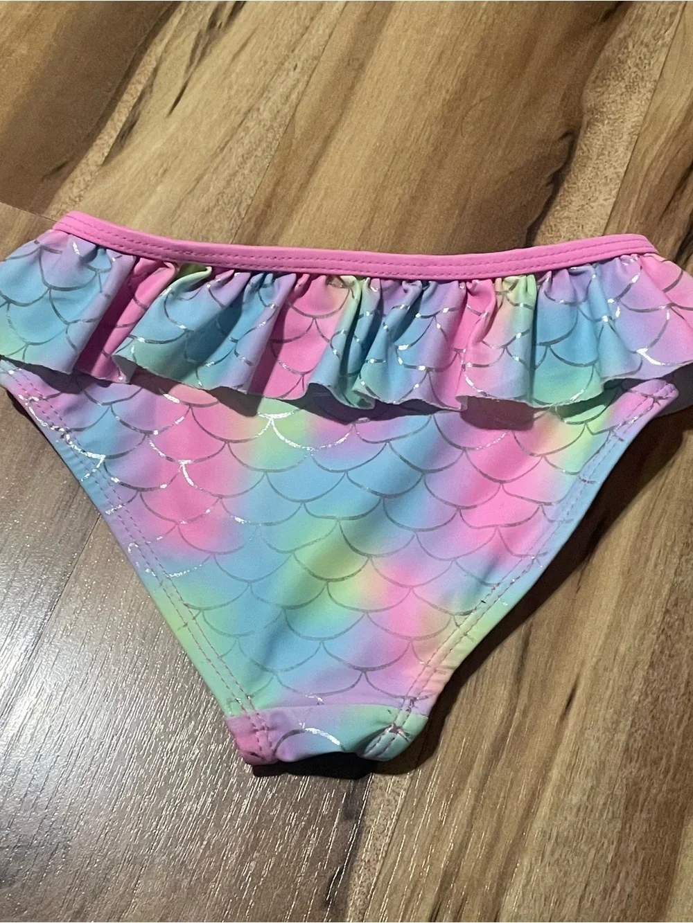 Betsey Johnson Girls 2-Piece Mermaid Swimsuit Pastel Scale Ruffle Bikini Size 5